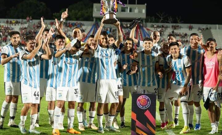 Atlético Tucumán le ganó a Danubio y volvió a festejar en Uruguay