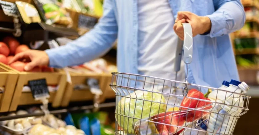 La canasta básica aumentó 7,1% durante el mes de Abril y una familia necesitó $ 828.158 para no ser pobre