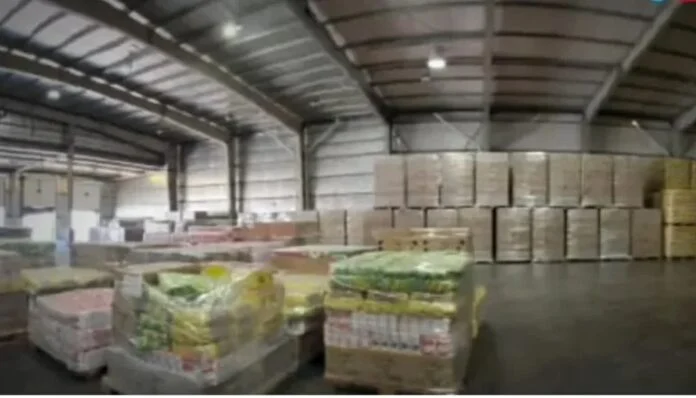El gobierno incumple de nuevo el reparto de alimentos próximos a vencer