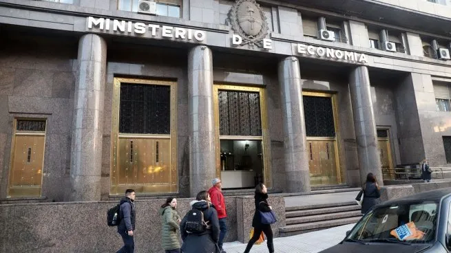 La inflación se acelera en agosto, dudas por el Impuesto PAIS