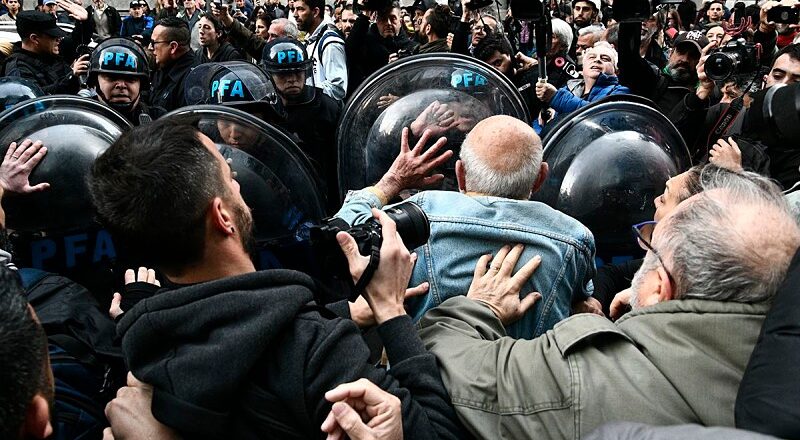 El castigo de Milei a jubilados y jubiladas