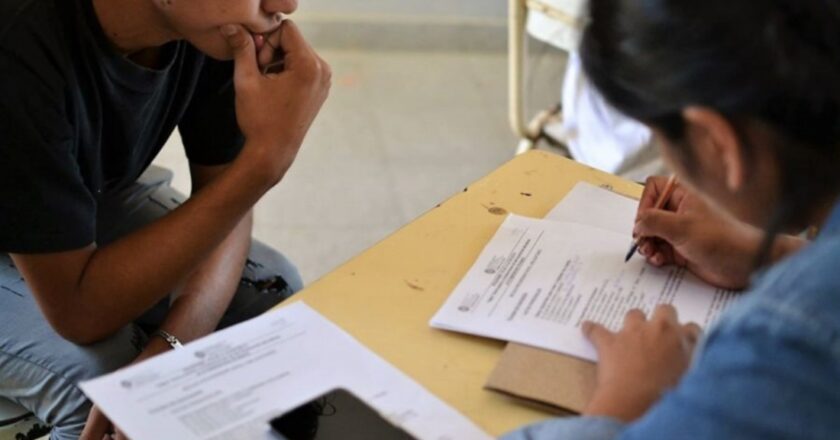 El Gobierno de Javier Milei eliminó el fondo fiduciario que financia las Becas Progresar