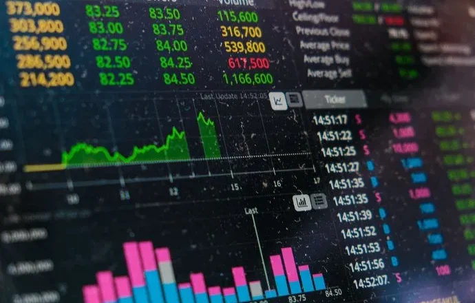 A partir de los 13 años de edad se podrá invertir en acciones, bonos y Cedears