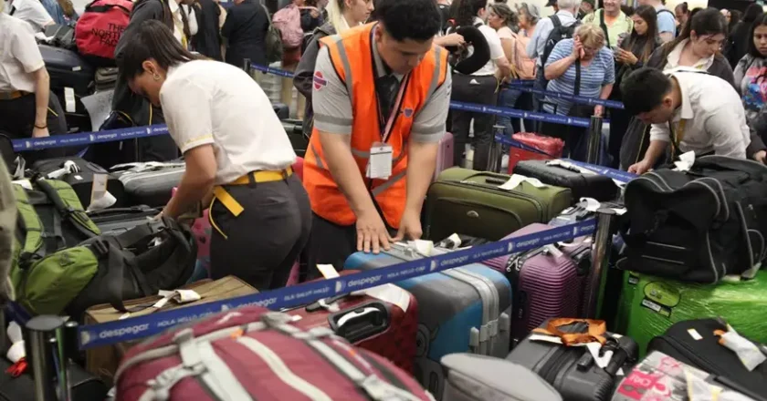 Último aviso: si no terminan los conflictos Milei cerrará Aerolíneas