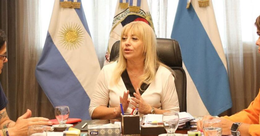 Rossana Chahla anunció un bono de $75.000 para los empleados municipales de la Capital