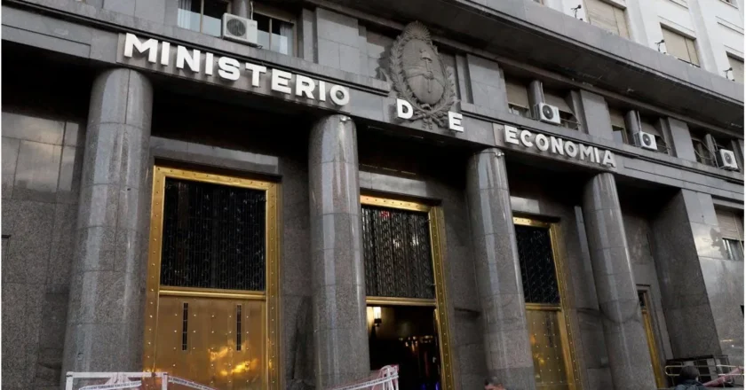 Economía vuelve a ofrecer Lecaps y Boncaps en la última licitación del mes