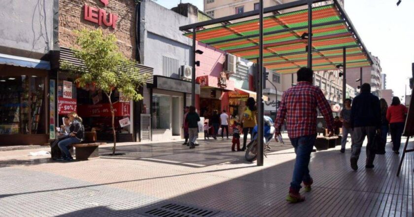 Nuevo horario para el comercio tucumano desde Enero