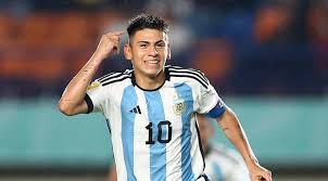 Juegan los pibes de selección
