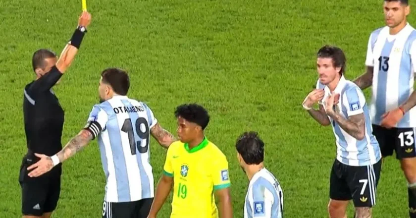 Por una confusión del árbitro, Scaloni suma una nueva baja de cara a Chile y Colombia