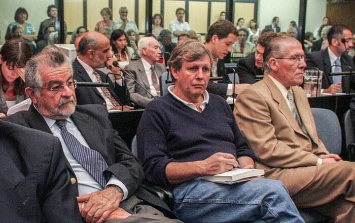 A los represores, cárcel común