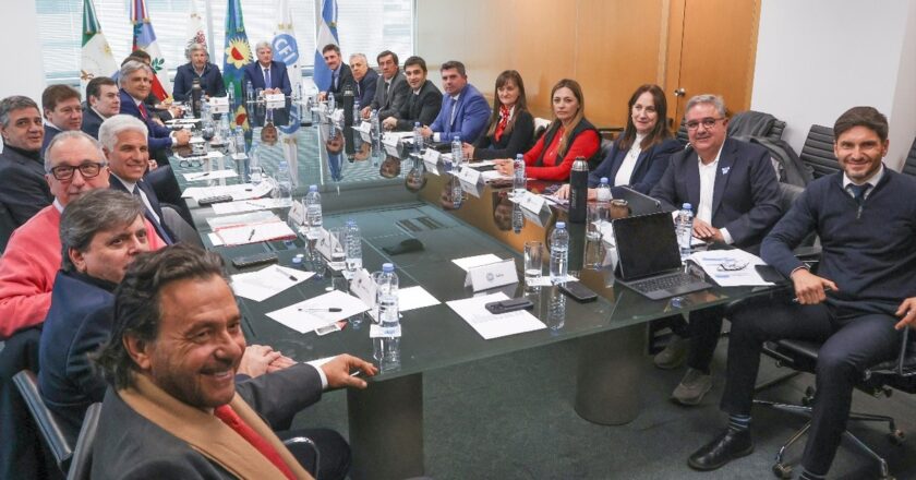 Federales  y unitarios