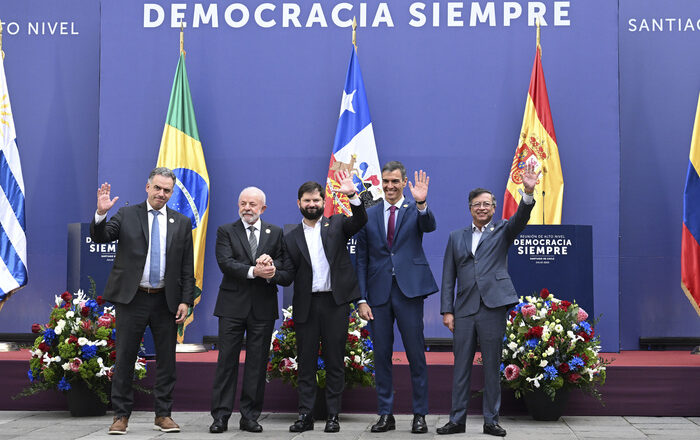 Freno a la derecha fascista