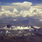Lo que faltaba: volcán en peligro de erupción