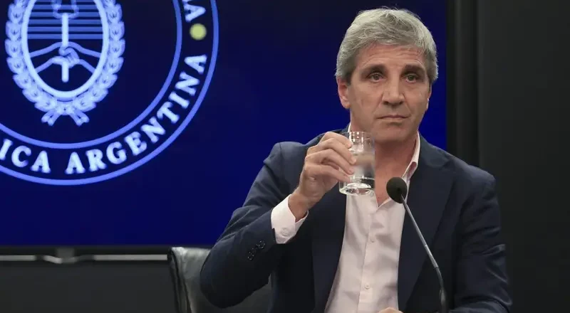 El Gobierno quiere patear la deuda en pesos para después de las elecciones