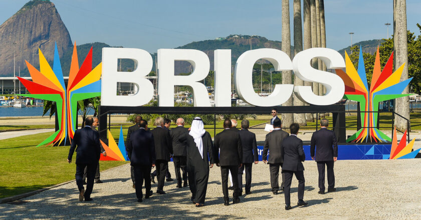 BRICS: cumbre urgente