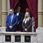 Prohibido hablar, escuchar o pensar