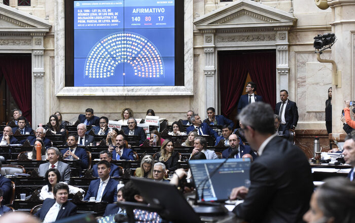 Freno a los DNU, pero…