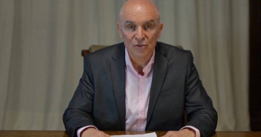 No aclares que oscureces