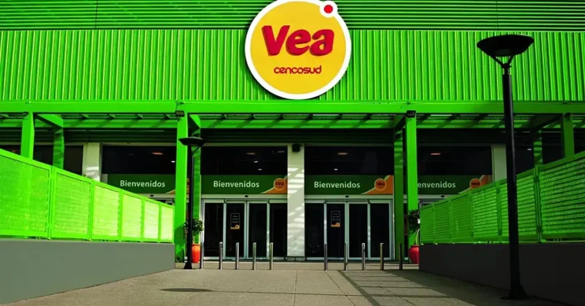 “No la ven”, decía. Cierra VEA.