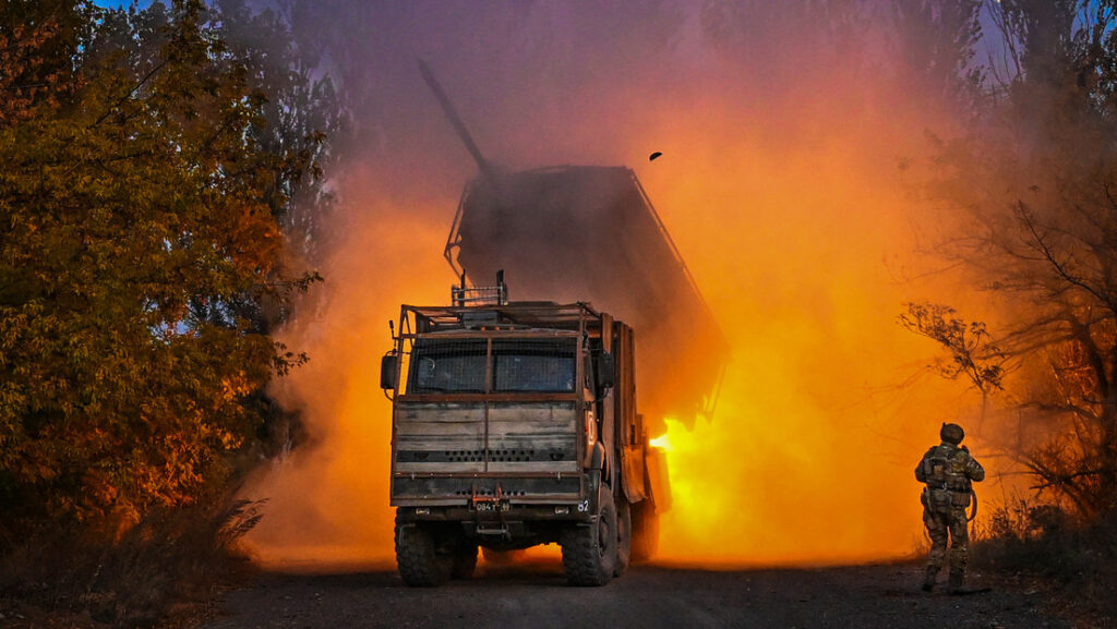 La paz se demora y la guerra avanza