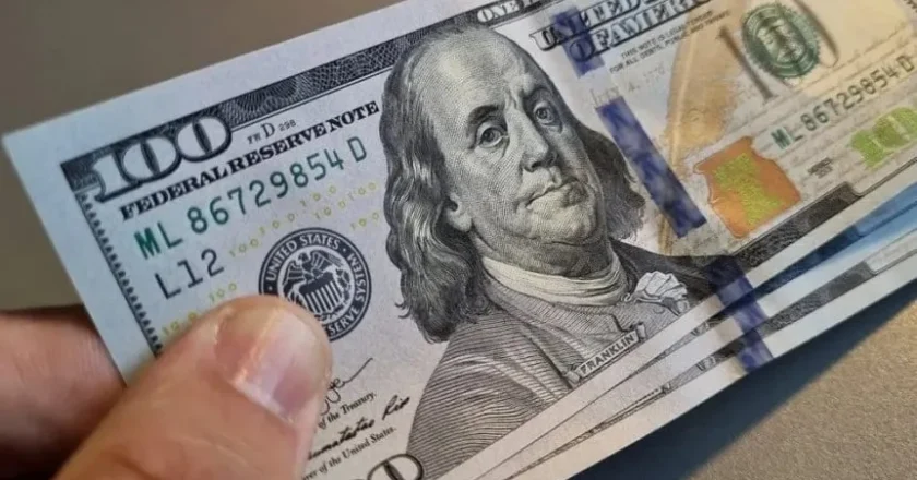 Dólar hoy: a cuánto cotizan el blue y el oficial este viernes 16 de enero