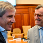 Caputo recibe a la UIA en medio de un clima tenso para la industria