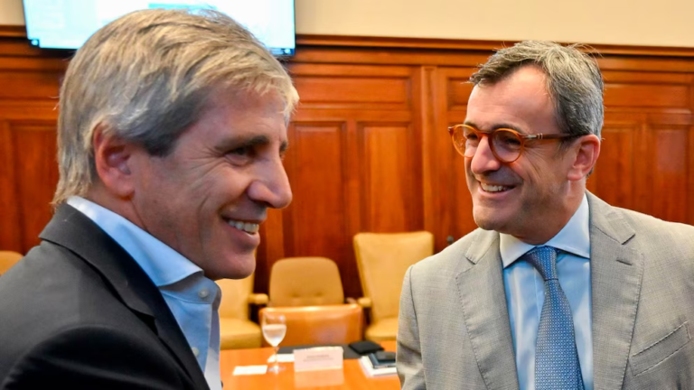 Caputo recibe a la UIA en medio de un clima tenso para la industria