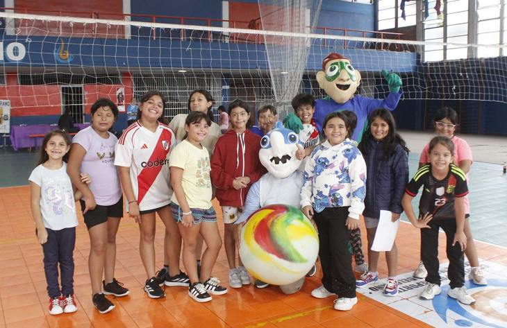 Tucumán refuerza la lucha contra el dengue con actividades educativas y juegos para chicos