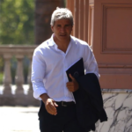 Caputo dijo que no compra ropa en Argentina y reavivó una discusión que no se cierra