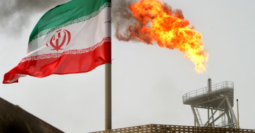 El petróleo baja mientras crecen las expectativas por un acuerdo entre Estados Unidos e Irán