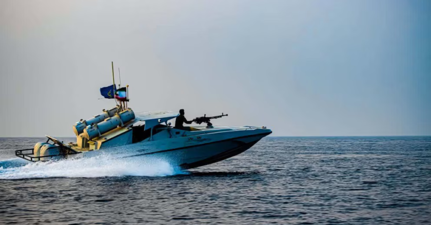 Rusia e Irán lanzan maniobras navales conjuntas en aguas estratégicas del Golfo de Omán