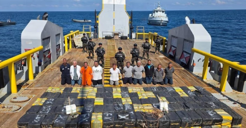 El Salvador logra el decomiso de cocaína más grande de su historia y lo anuncia como un golpe al narcotráfico