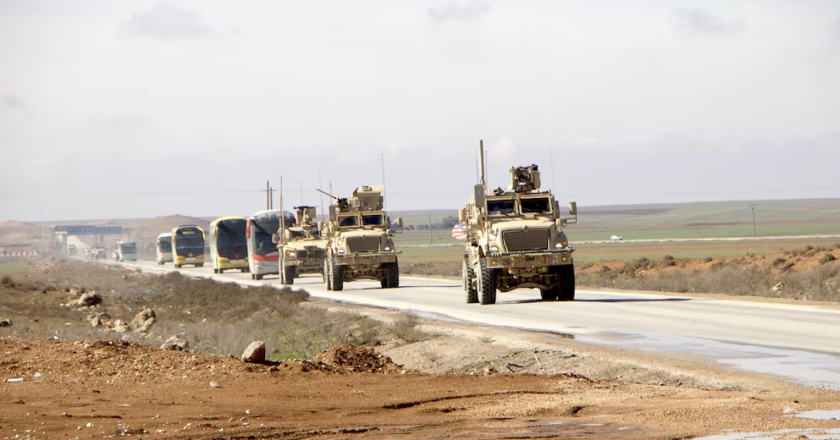 Estados Unidos inicia el retiro de su principal base militar en el norte de Siria tras más de una década de presencia