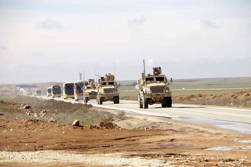 Estados Unidos inicia el retiro de su principal base militar en el norte de Siria tras más de una década de presencia