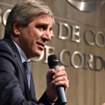 Caputo defiende la reforma laboral y afirma que “el problema no es un despido, sino que nadie quiere contratar”