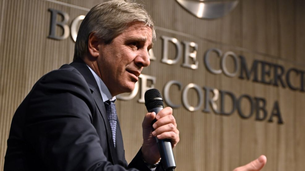 Caputo defiende la reforma laboral y afirma que “el problema no es un despido, sino que nadie quiere contratar”