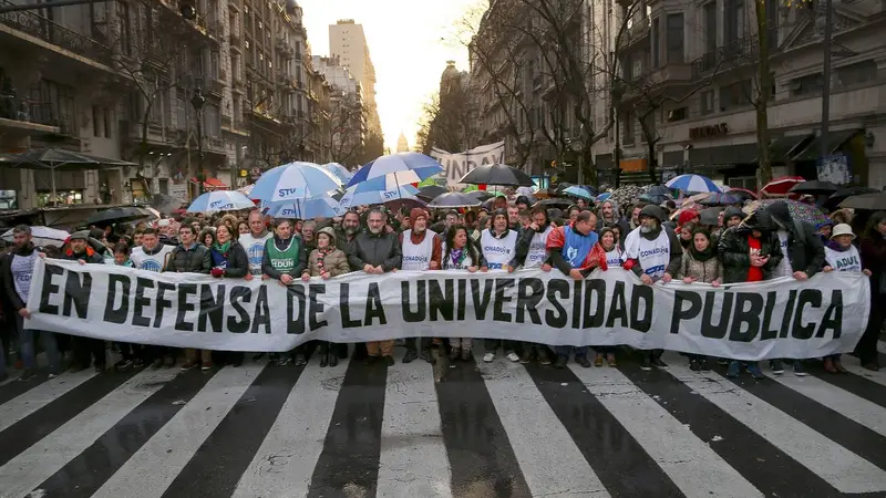 Las universidades públicas enfrentarán un recorte real de casi 40% en su presupuesto durante 2026