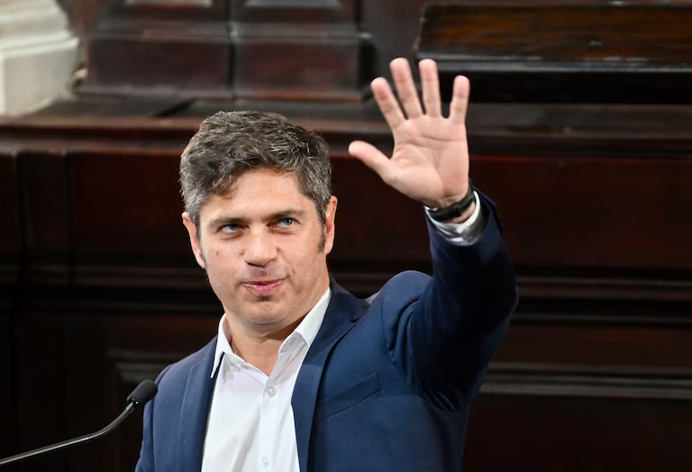 Kicillof confronta al Gobierno y plantea una alternativa política ante la crisis nacional